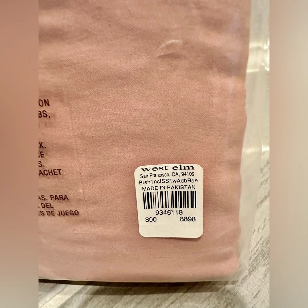 West Elm 100% Tencel Lyocell Twin Rose Bedsheet Set